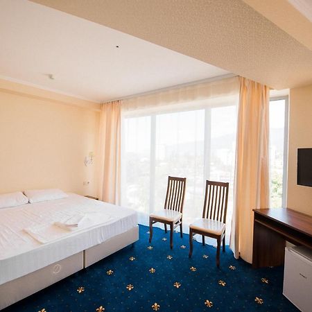 Evropa Hotel Gagra Exterior photo
