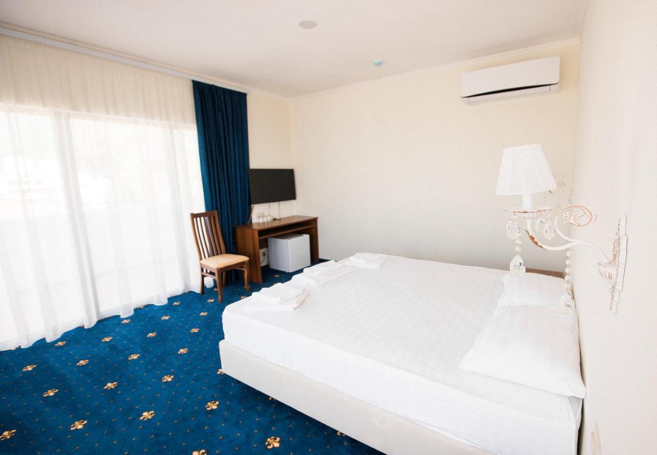 Evropa Hotel Gagra Exterior photo